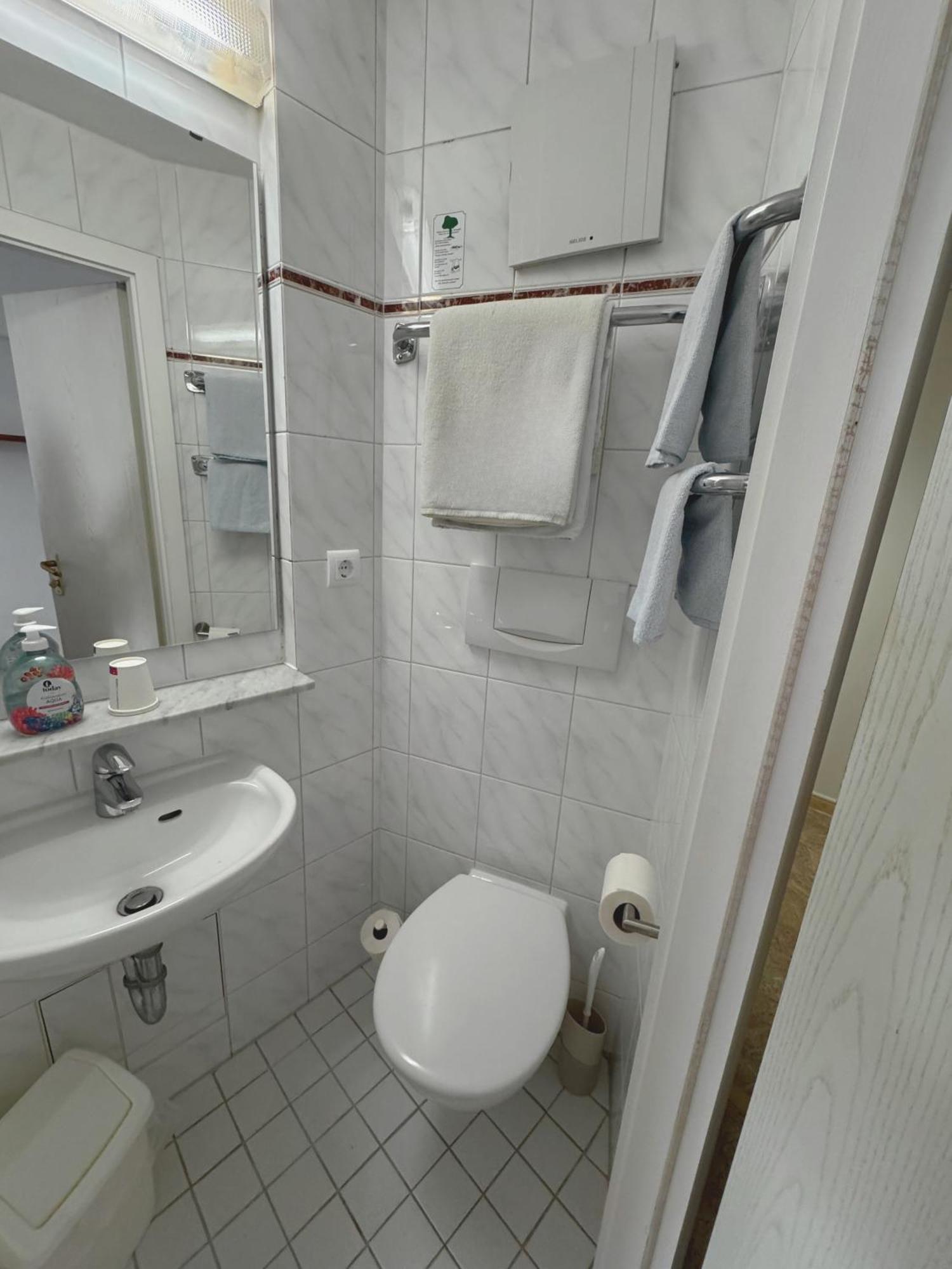 Hostel Heinzelmaennchen โคโลญ ภายนอก รูปภาพ