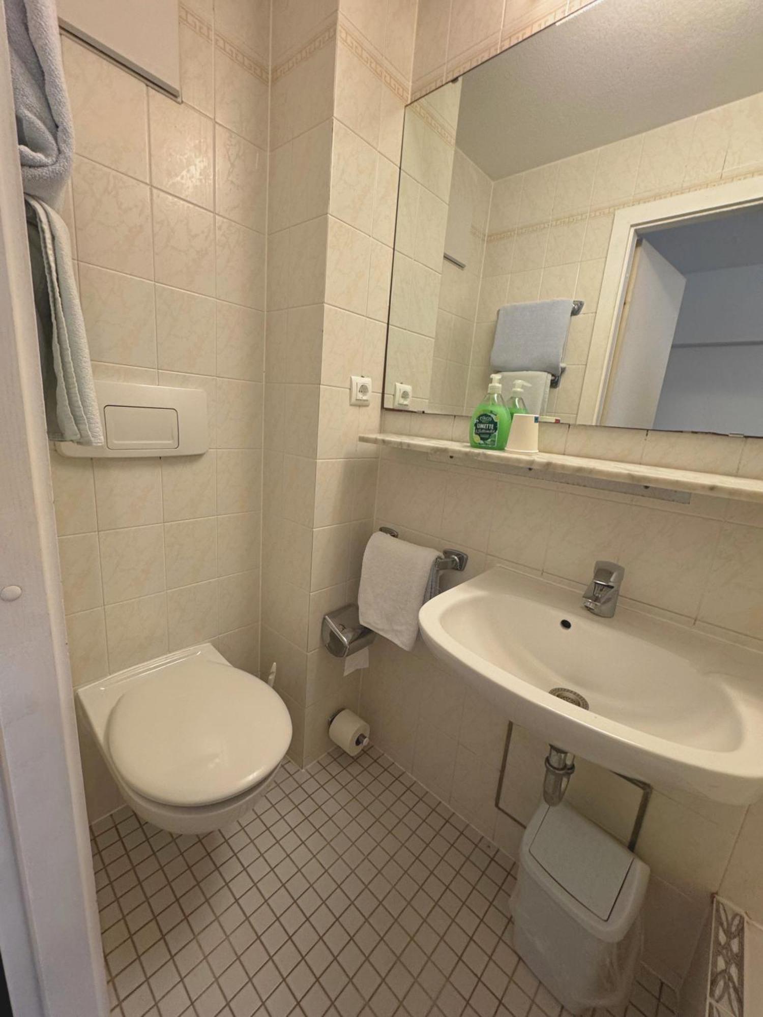 Hostel Heinzelmaennchen โคโลญ ภายนอก รูปภาพ
